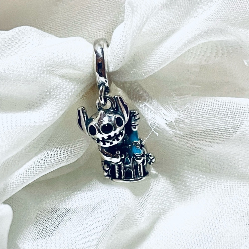 ✨NWOT STITCH CASTLE - CHARM🌺